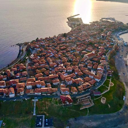 Family Hotel Lebed Nesebar Esterno foto