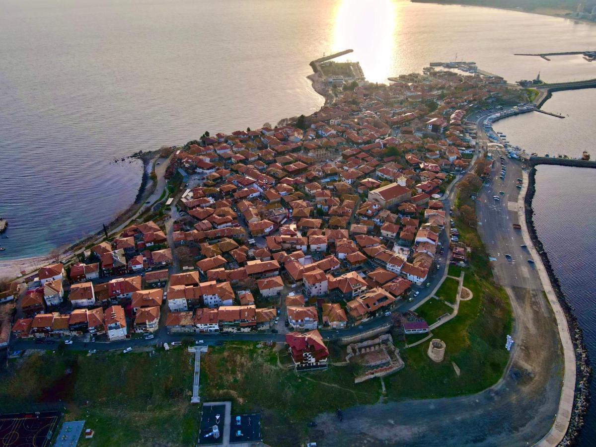 Family Hotel Lebed Nesebar Esterno foto